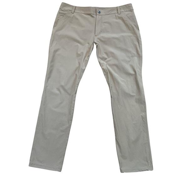 KUHL Men's Tan Tapered Resistor Chino Pants Size 40 NWOT - Picture 1 of 10